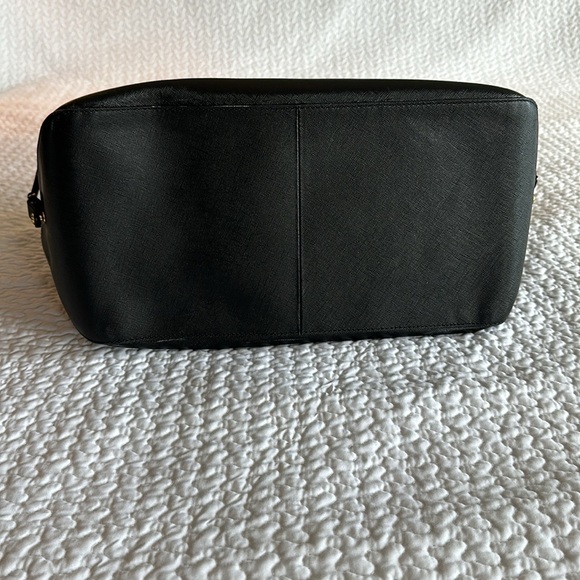 Black Henri Bendel large tote - Picture 11 of 14